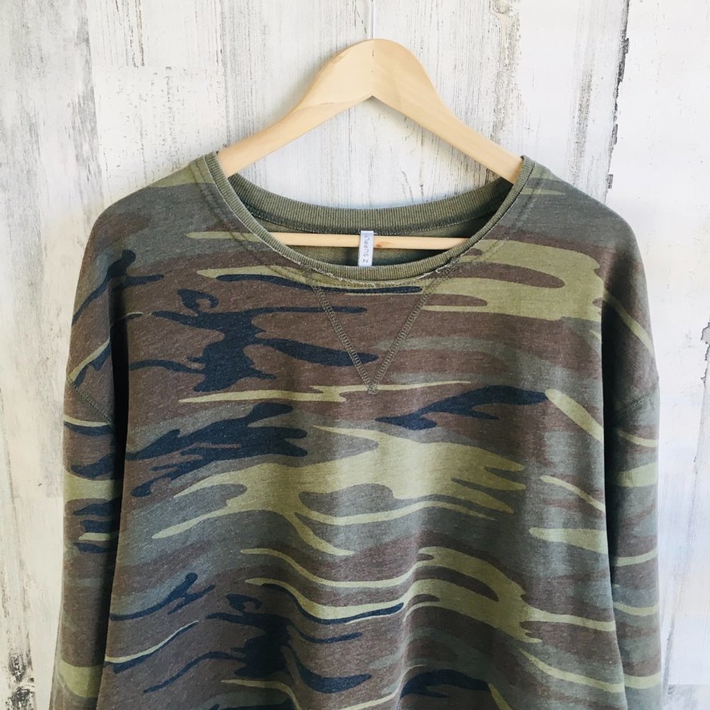 NWT Z Supply Camo Sweatshirt The Weekender Distressed Boho Side Slits S - Picture 2 of 13
